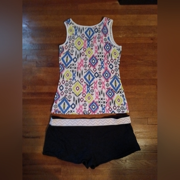 Junior's Summer Tank & Shorts Set - Picture 2 of 2